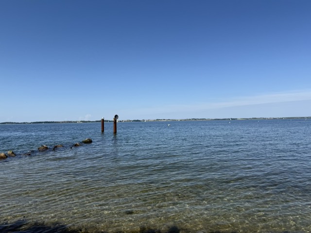 Noch niemals hat jemand sehnsüchtiger den Booten auf dem Wasser hinterhergeschaut als ich